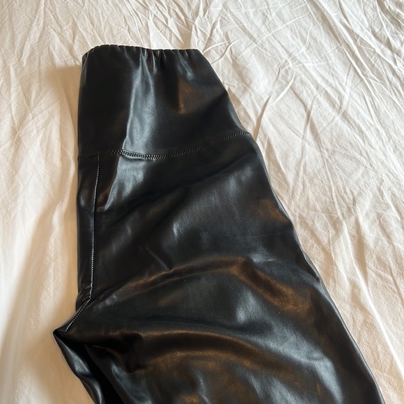 Daria Pant - Picture 4 of 4